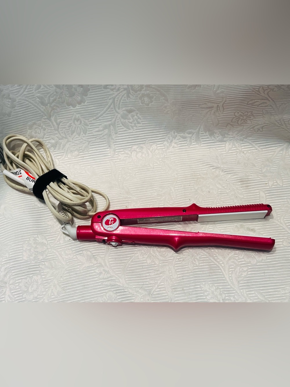 T3 Mini by T3 tourmaline ionic ceramic styling iron 83970
Discontinued R67
